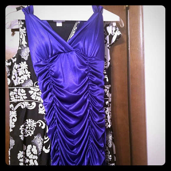 Dresses & Skirts - Purple silky dress